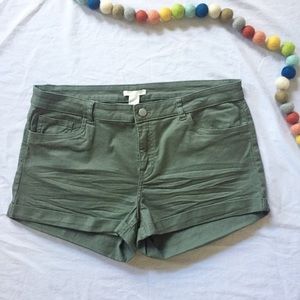 NWT H&M High Rise Olive Green Shorts 14